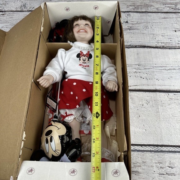 Walt Disney World Girl Hand crafted Doll Ashton Drake‎ Minnie Mouse by Tomescu - Picture 11 of 13